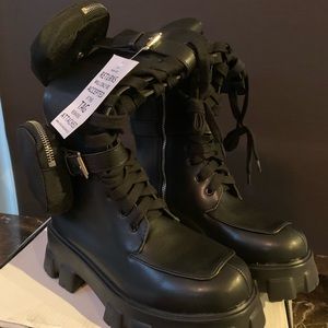 Combat boots
